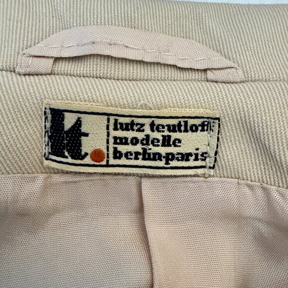 1960s Vintage Lutz Teutloff West Germany Light Beige Skirt Suit - Picture 11 of 16